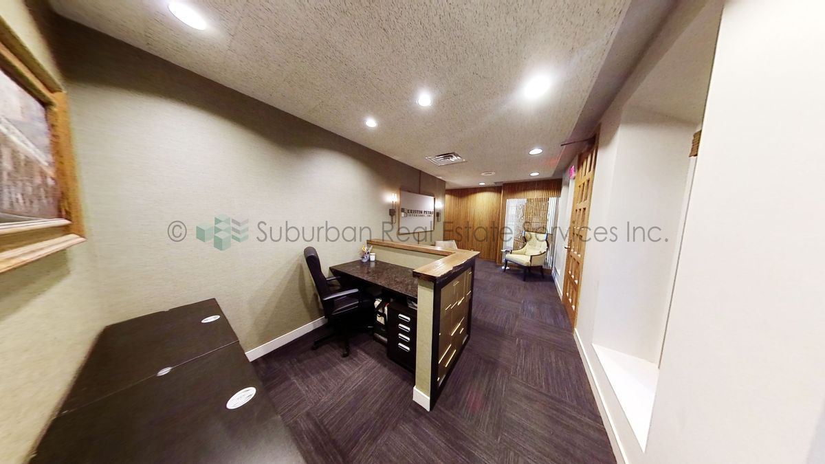 The Butterfield Exchange: 340 W Butterfield Rd, Elmhurst, IL 60126